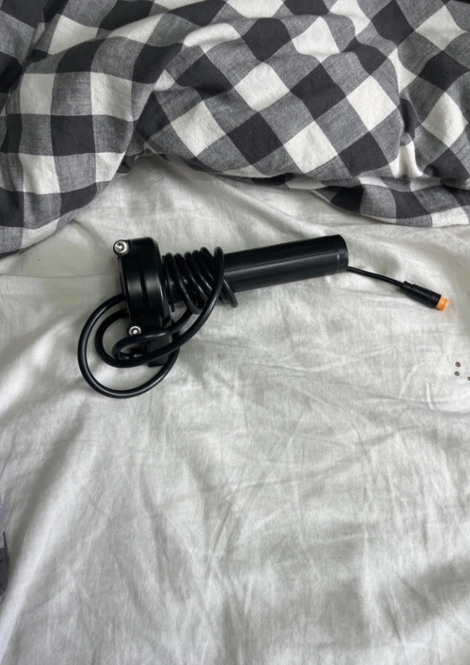 Pre-Order Full Twist Surron Throttle 3-Pins Plug & Play